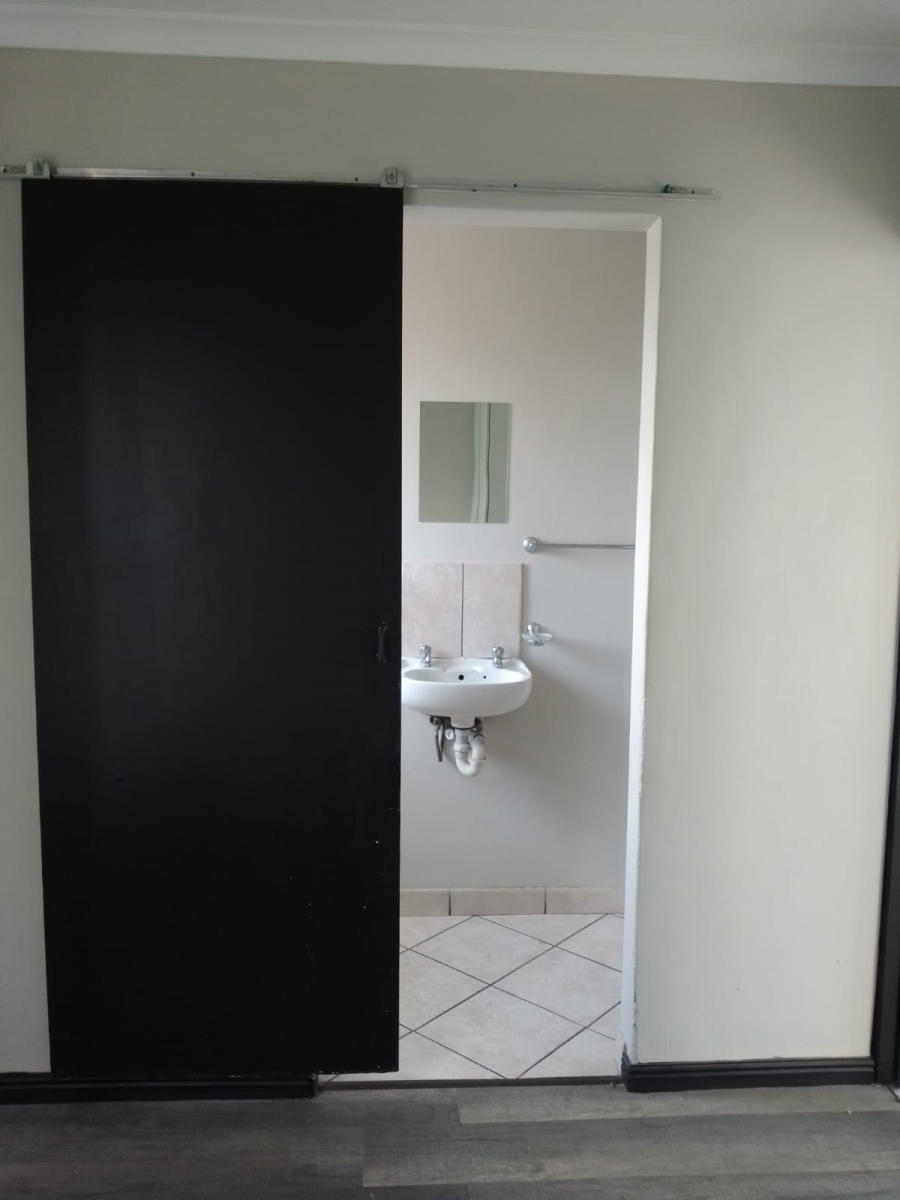 To Let 1 Bedroom Property for Rent in Blue Downs Western Cape